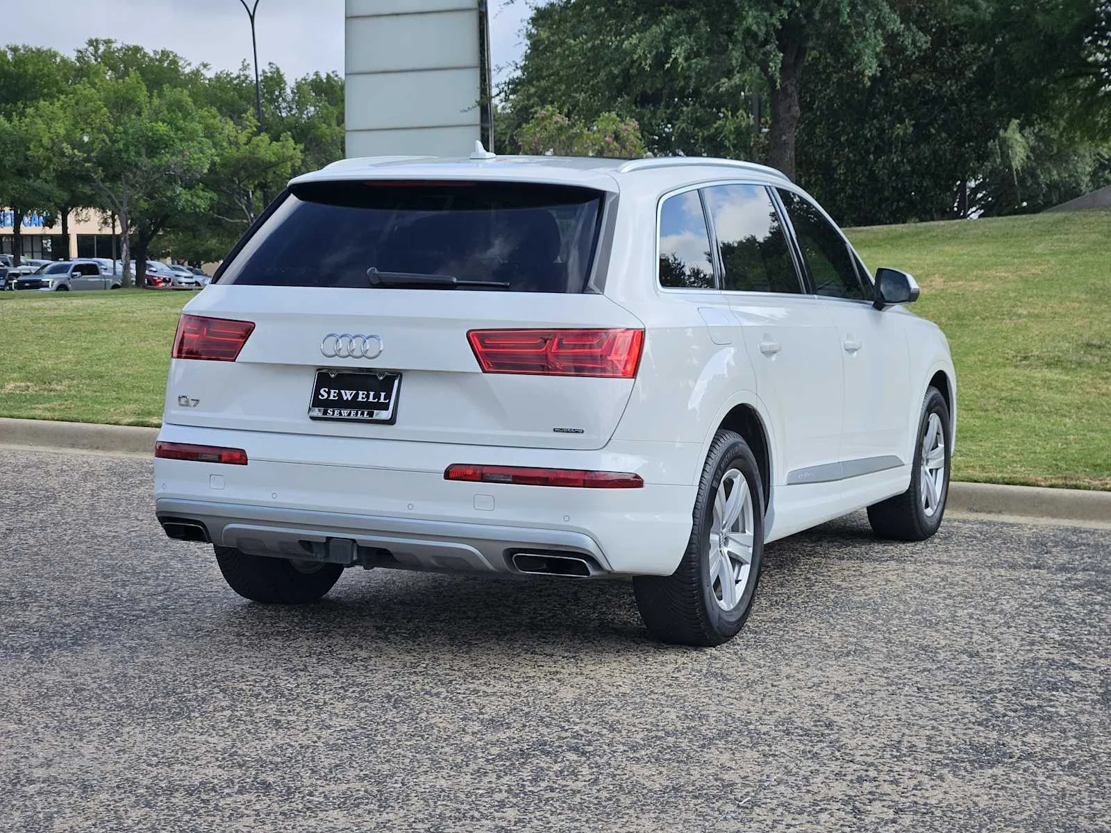Used 2019  Audi Premium Plus image 4