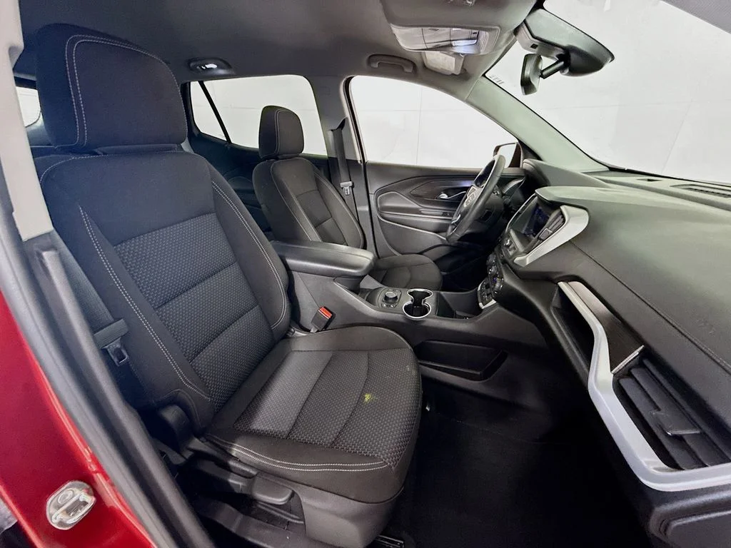 Used 2022 Cayenne Red Tintcoat GMC SLE image 27