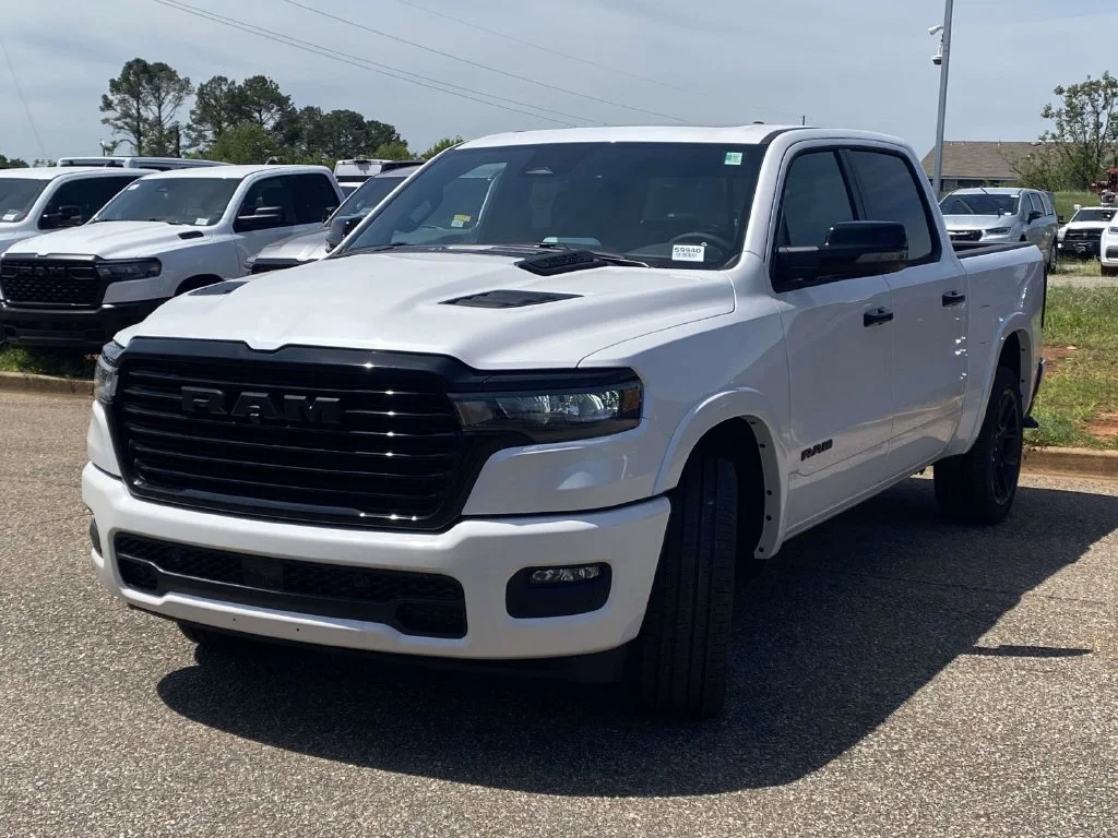 New 2026 Ivory White Tri-Coat Pearl-Coat Exterior Paint RAM Laramie image 33