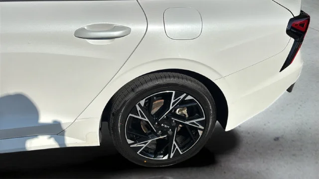 Used 2025 White Kia GT-Line image 36