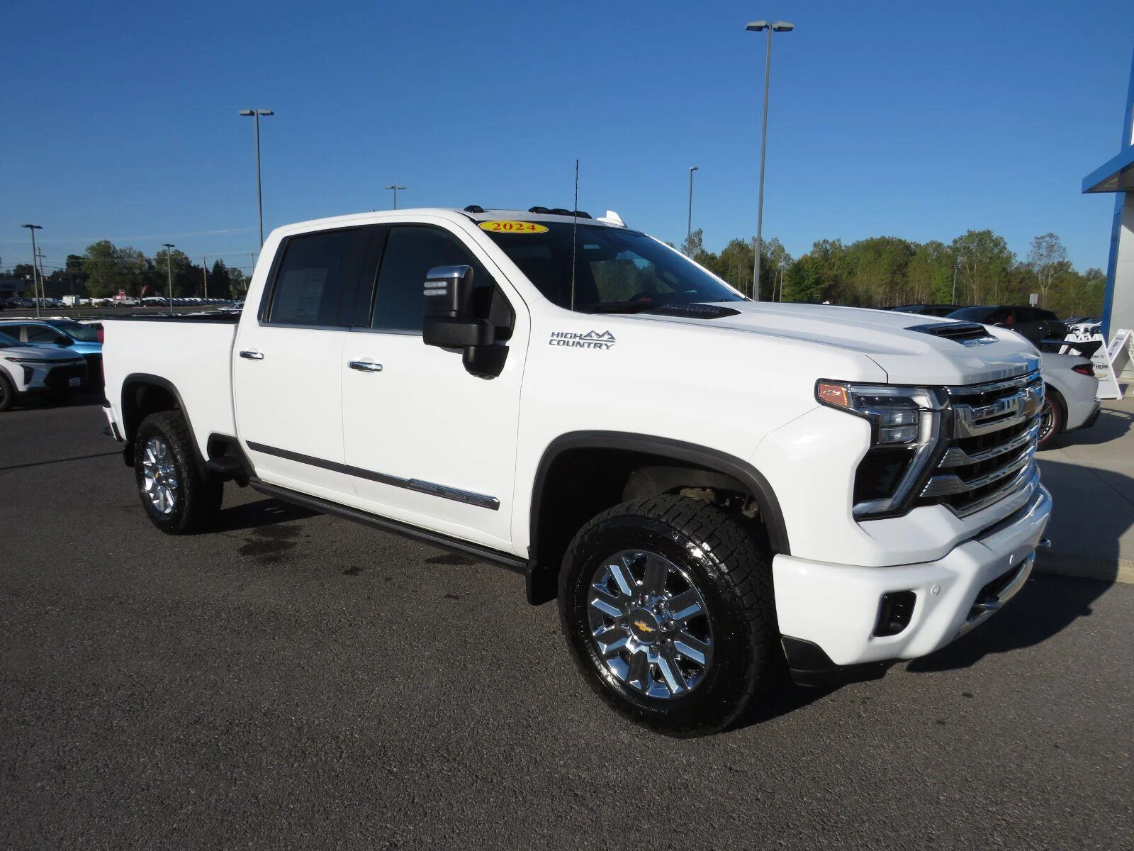 Used 2024 Summit White Chevrolet High Country image 6