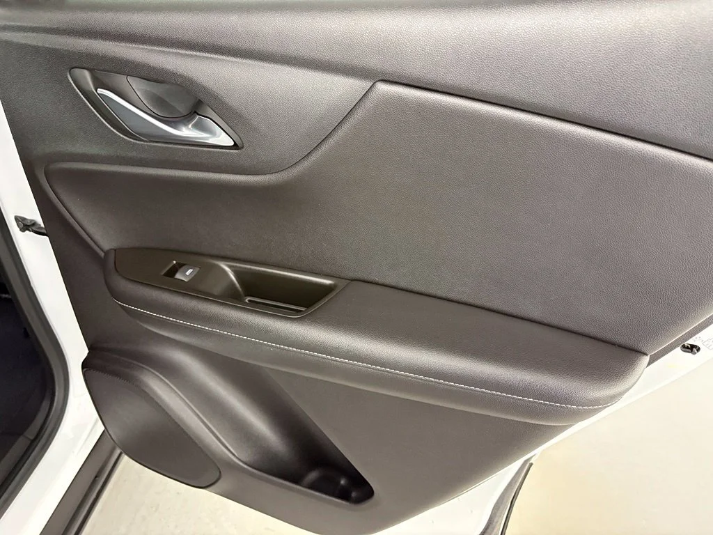 Used 2025 White Chevrolet LT image 36