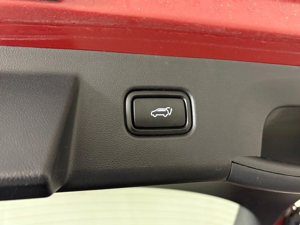 Used 2025 Red Hyundai SEL image 39