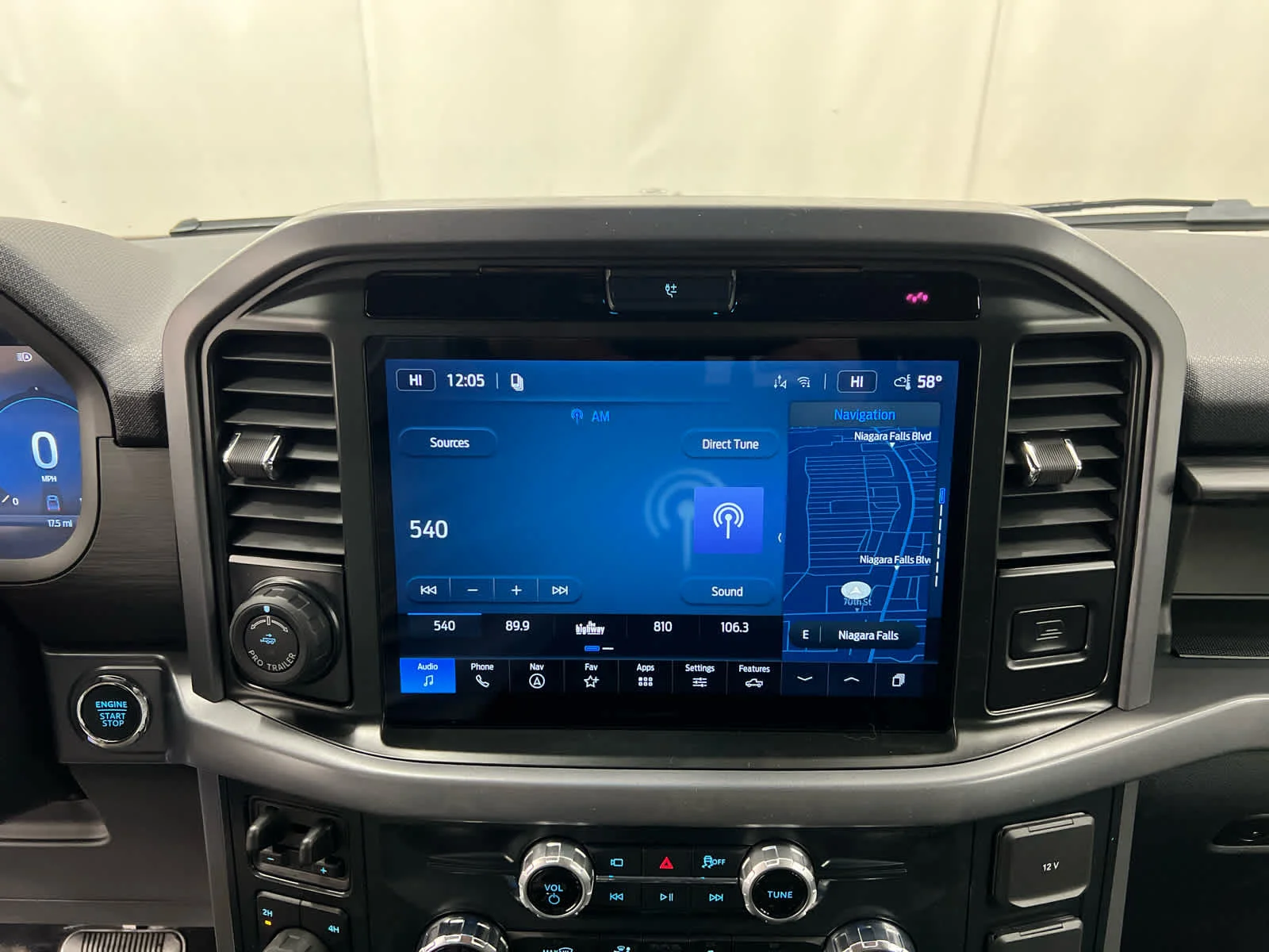 New 2026 Agate Black Metallic Ford XLT image 22