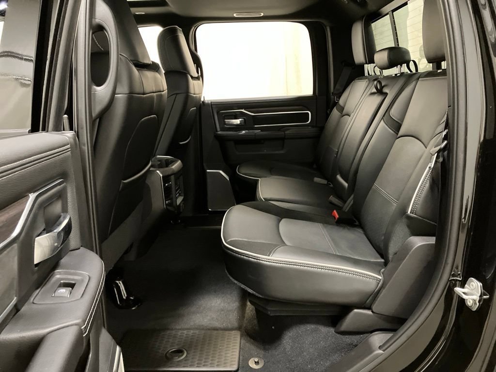 New 2026 Diamond Black Crystal Pearl-Coat Exterior Paint RAM Laramie image 17