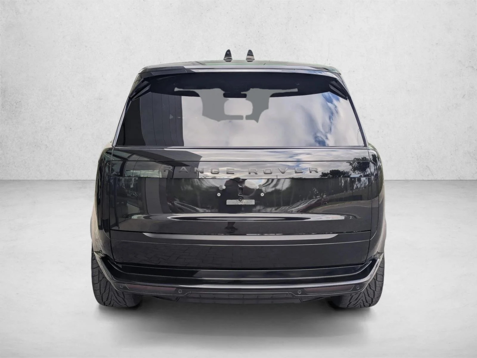 Used 2023 Black Land Rover SE image 7