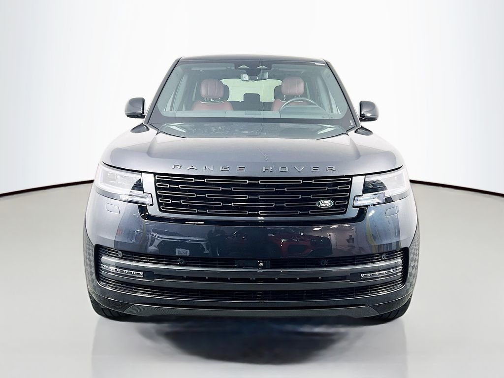 Used 2025 Carpathian Grey Prem Met Land Rover SE image 2