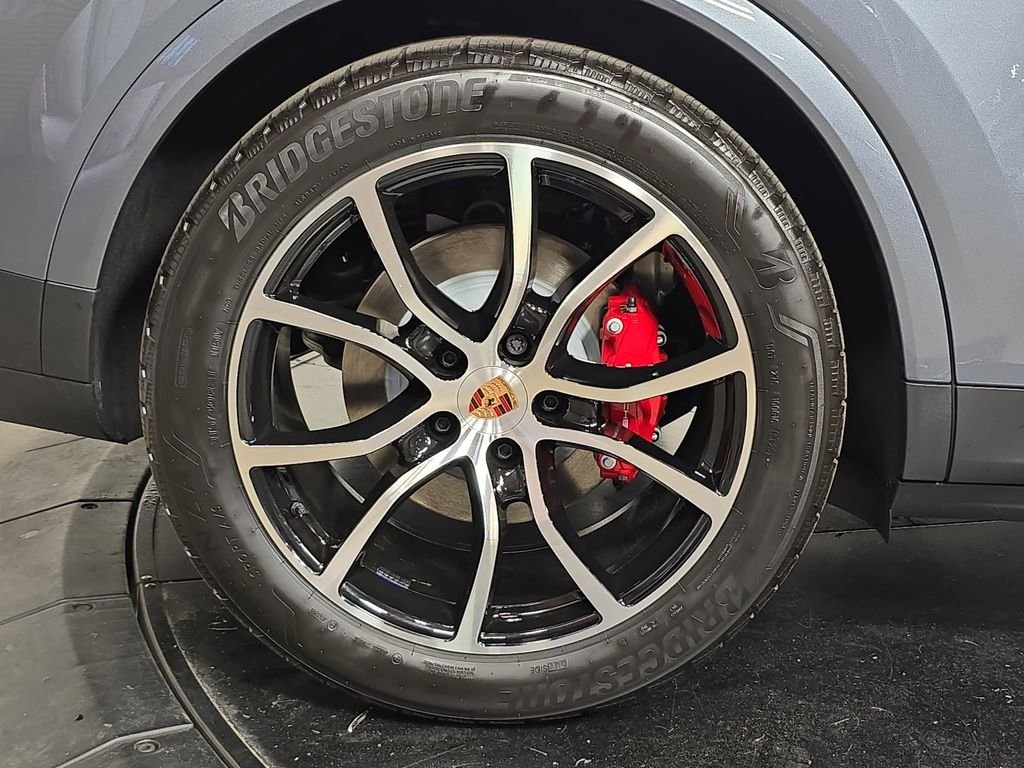New 2026 Vanadium Grey Metallic Porsche S image 29