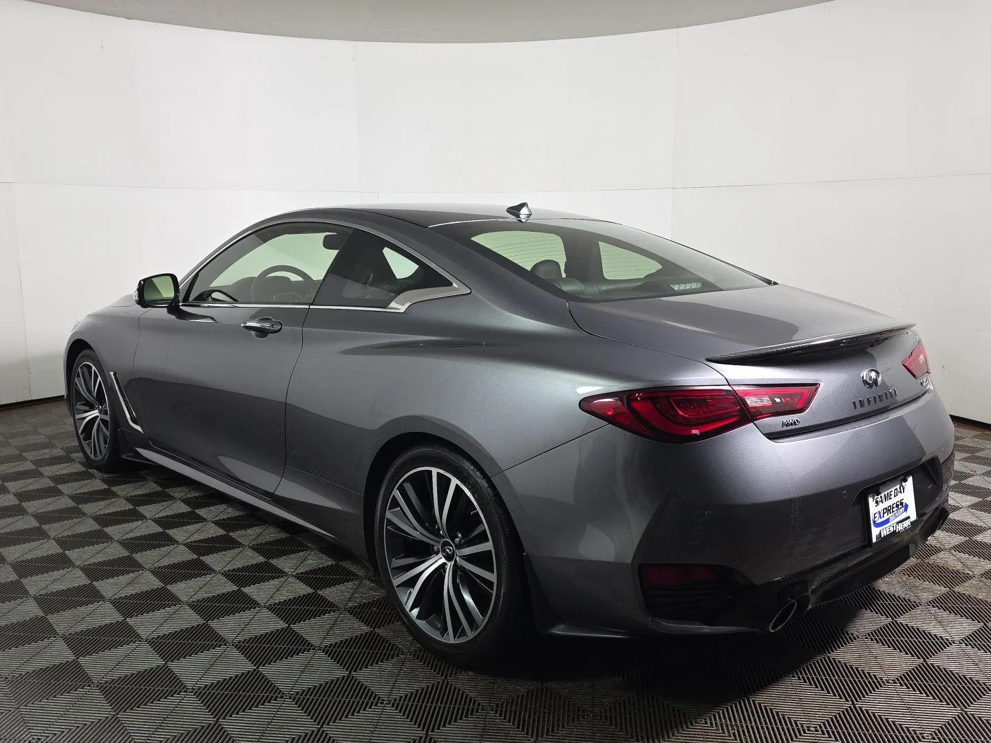 Used 2022 Graphite Shadow INFINITI LUXE image 11