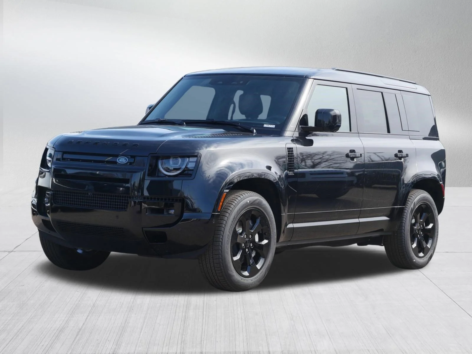 2026 Land Rover Defender 110 X-Dynamic SE P400's photo