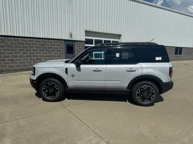New 2026 Space White Metallic Ford Outer Banks image 40