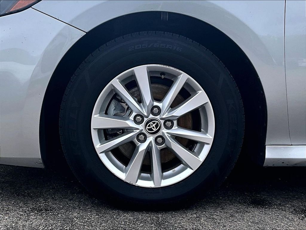 Used 2025 Silver Toyota LE image 7