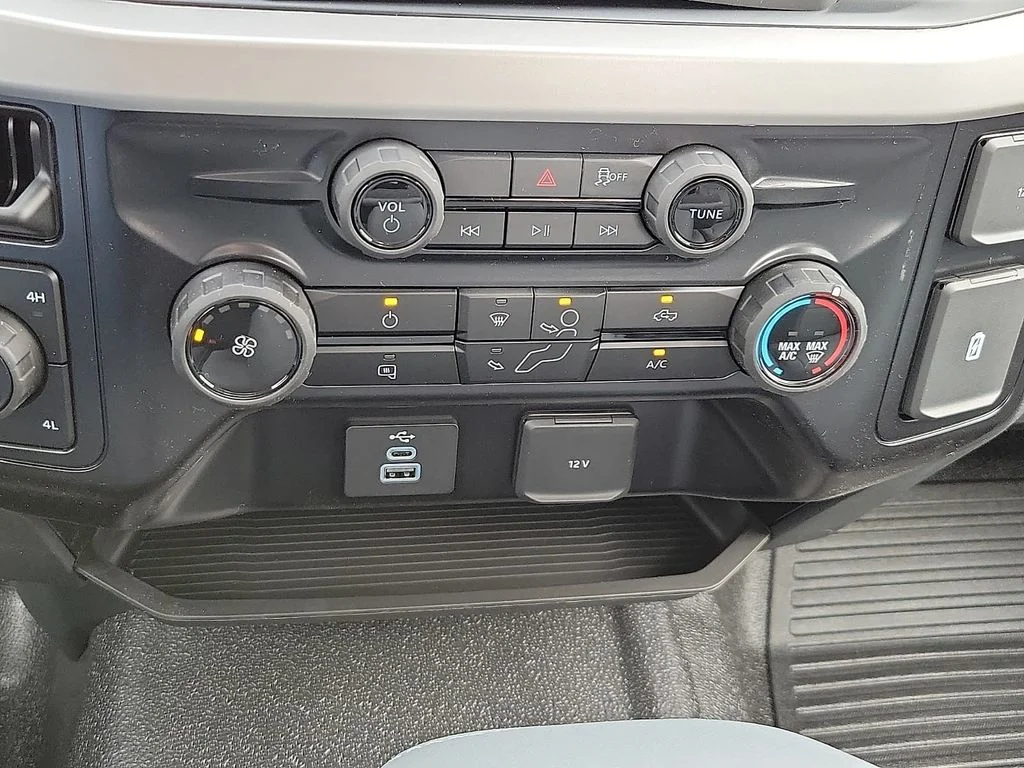 New 2026 Oxford White Ford F-350® XL image 15