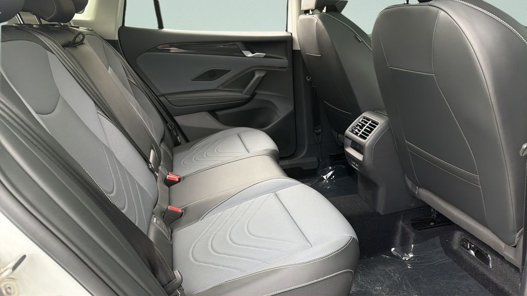 New 2026 Pure White Volkswagen 2.0T SE image 36