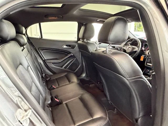 Used 2018 Gray Mercedes-Benz GLA 250 image 16
