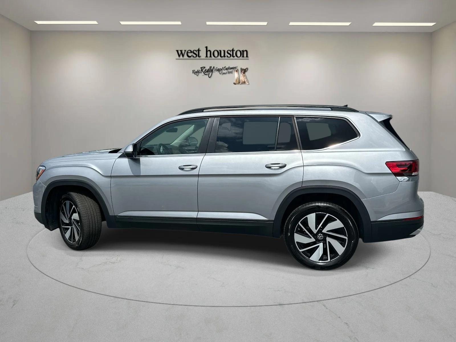 Used 2026 Silver Volkswagen 2.0T SE w/Technology image 8