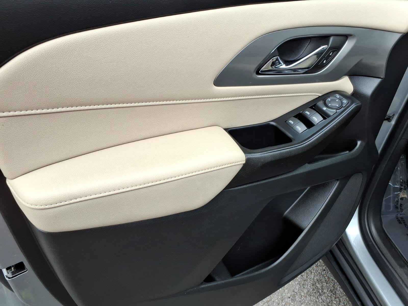 Used 2023 Gray Chevrolet LS image 10