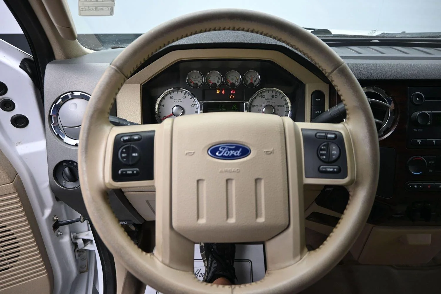 Used 2008 White Ford XL image 21