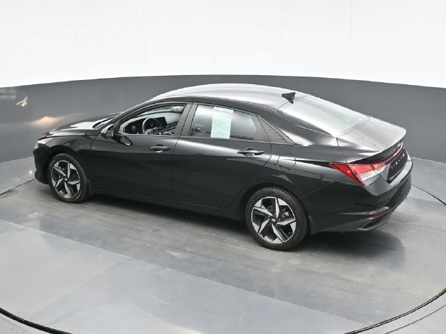 Used 2023 Black Hyundai SEL image 11