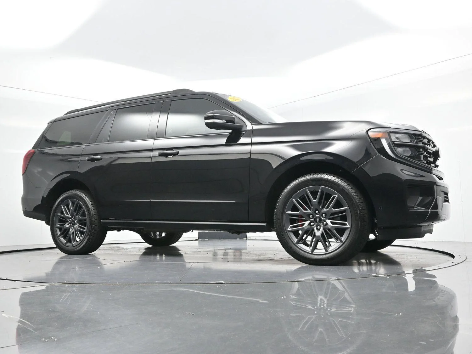 Used 2025 Black Ford Platinum image 59