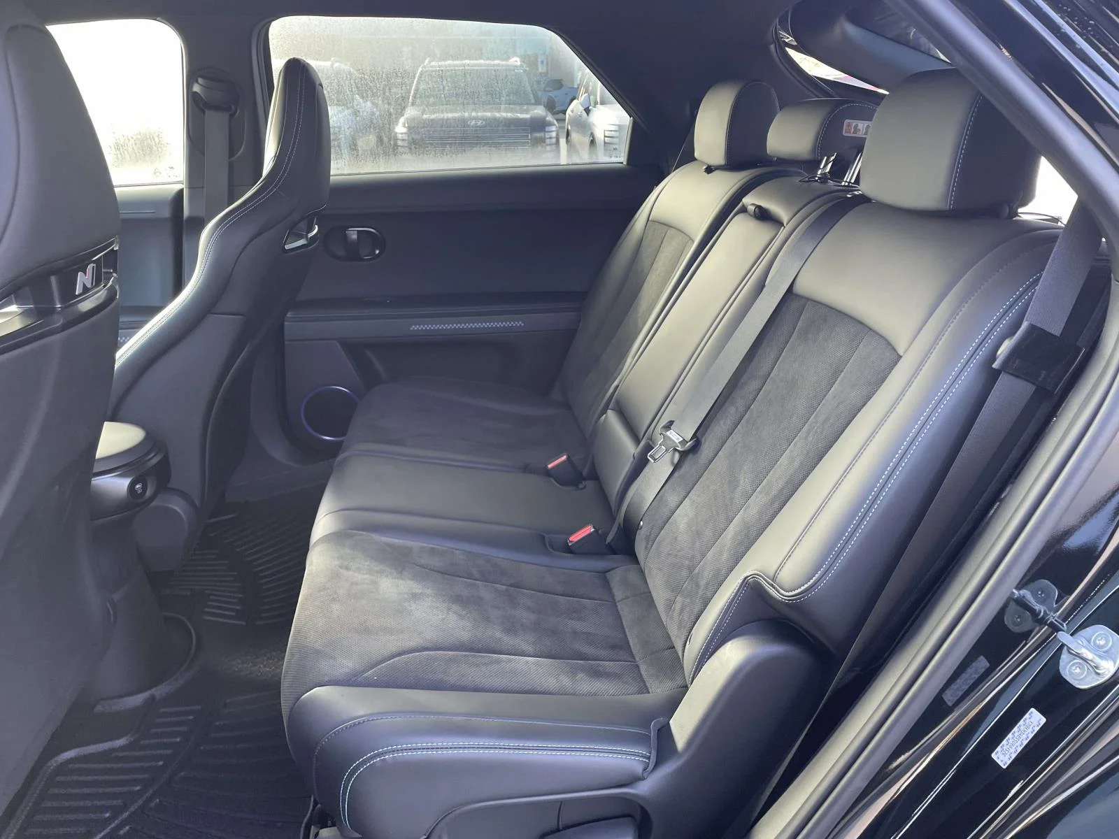 Used 2025 Abyss Black Hyundai Base image 3