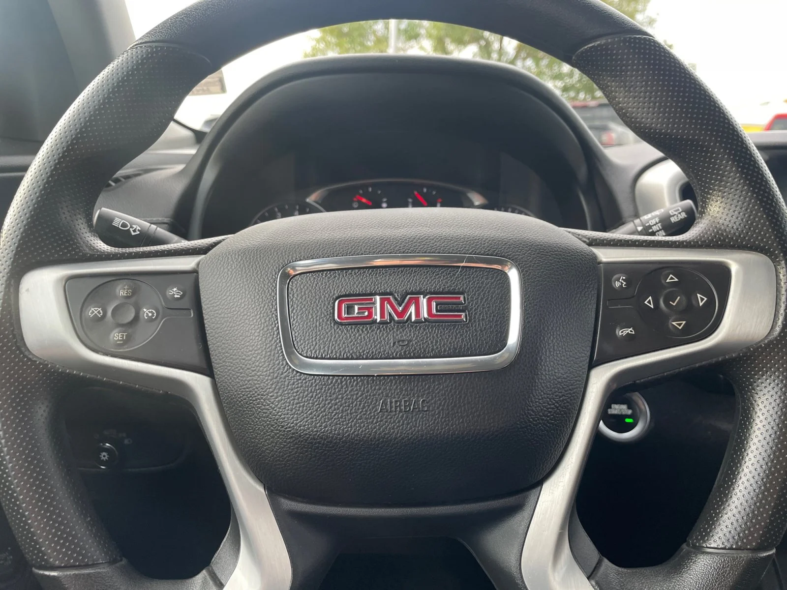 Used 2024 Black GMC SLE AWD image 20