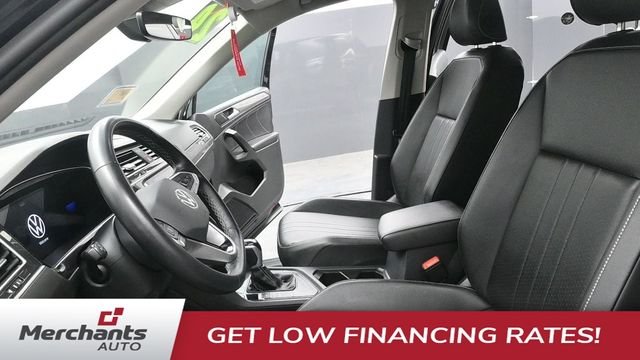 Used 2024 Black Volkswagen 2.0T SE image 21