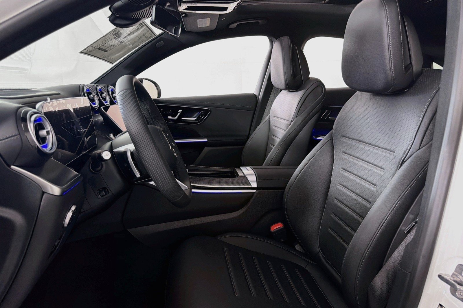 New 2027 Polar White Mercedes-Benz GLC 300 4MATIC® Coupe image 16