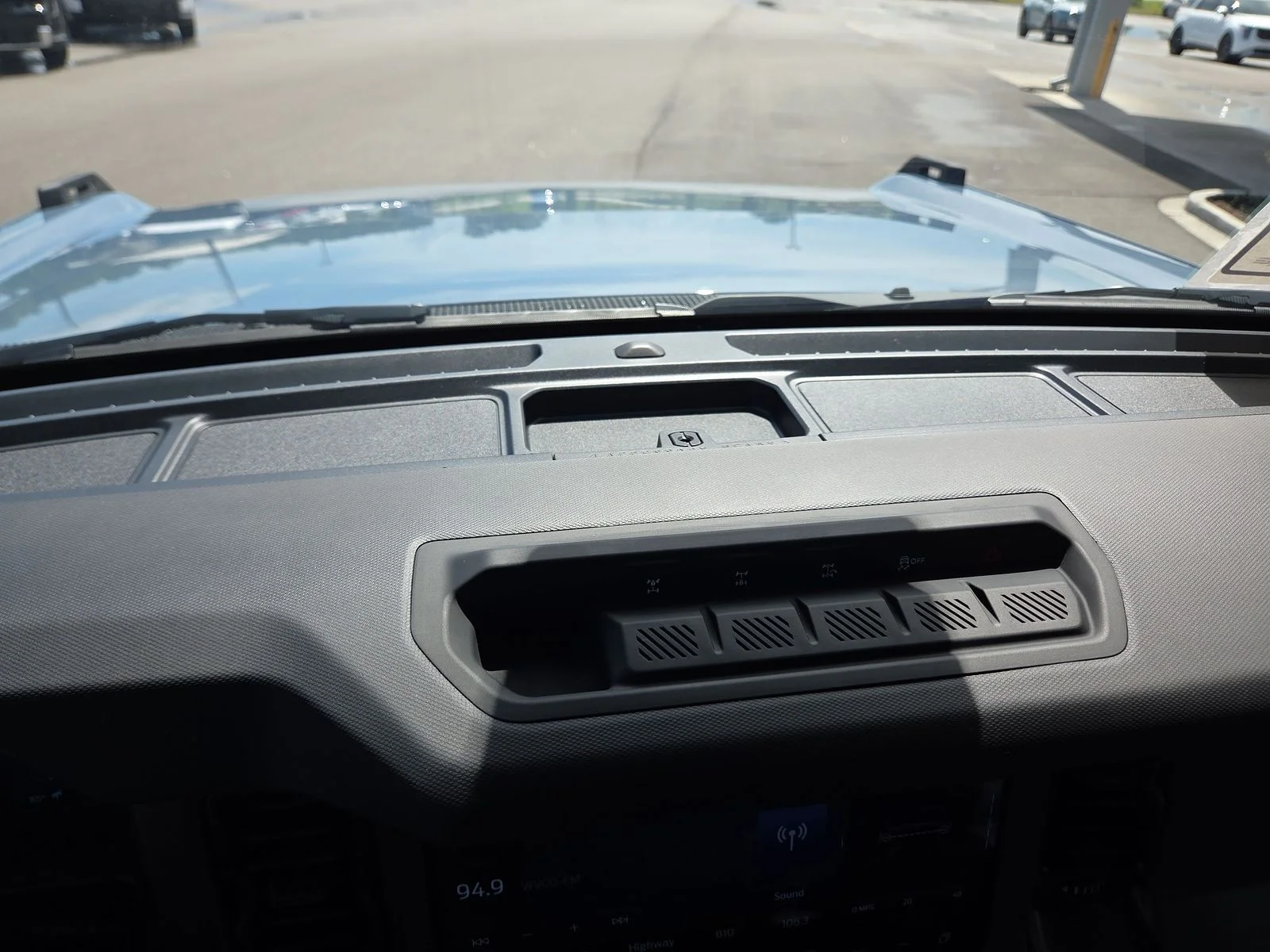 Used 2025 Azure Gray Metallic Ford Base image 19