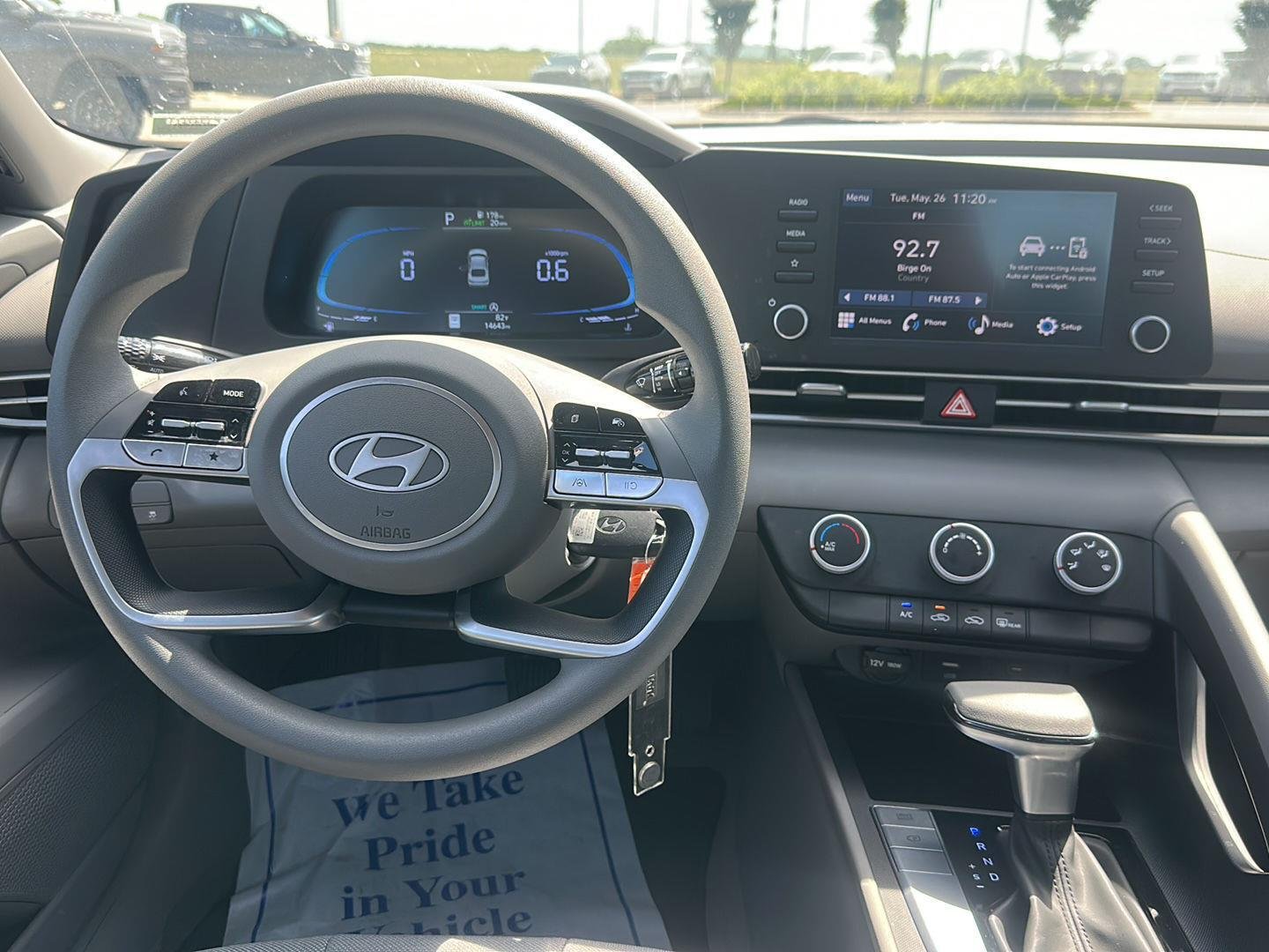 Used 2025 Ultimate Red Hyundai SE image 14