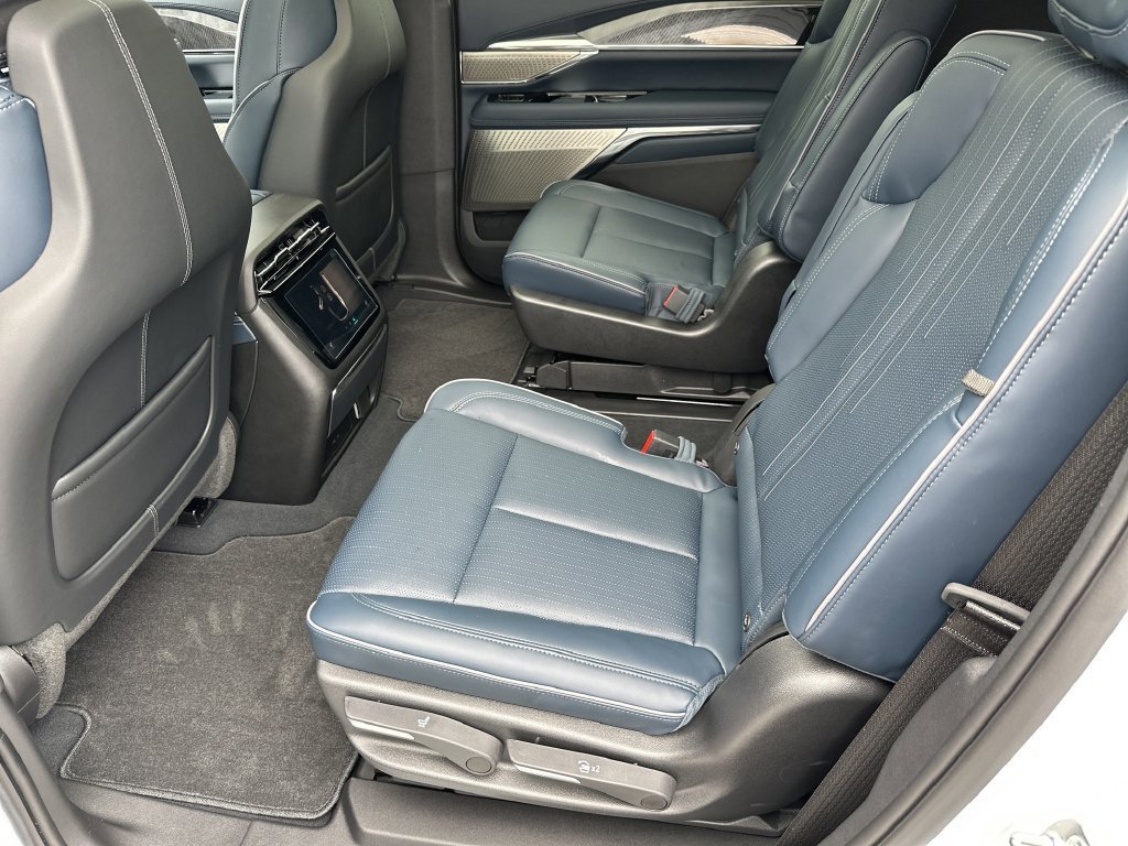2026 Cadillac Escalade IQL Premium Sport - Photo 27