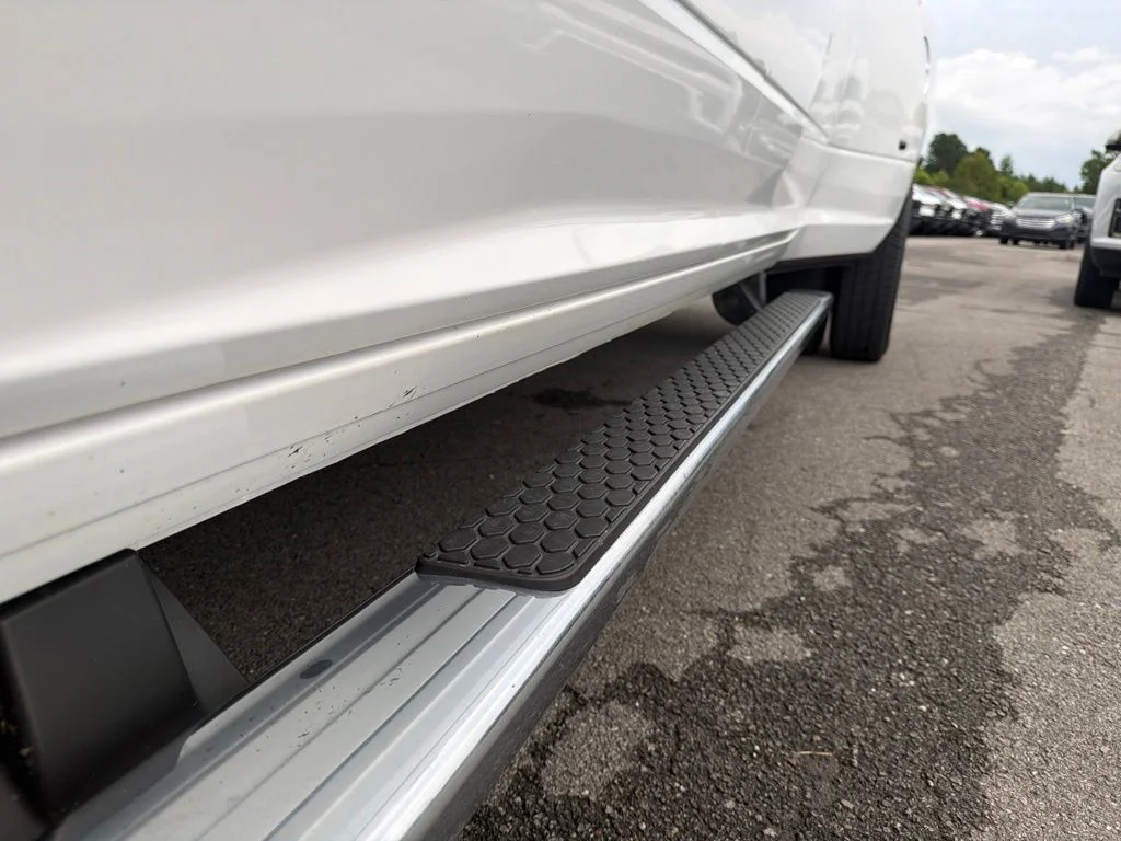 Used 2016 White Ram Laramie image 15