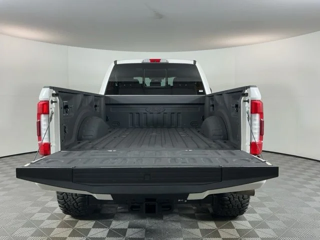 Used 2017 White Ford Platinum image 7