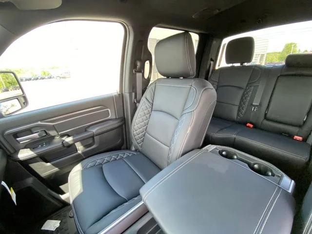 New 2026 Diamond Black Crystal Pearl-Coat Exterior Paint RAM Big Horn image 10