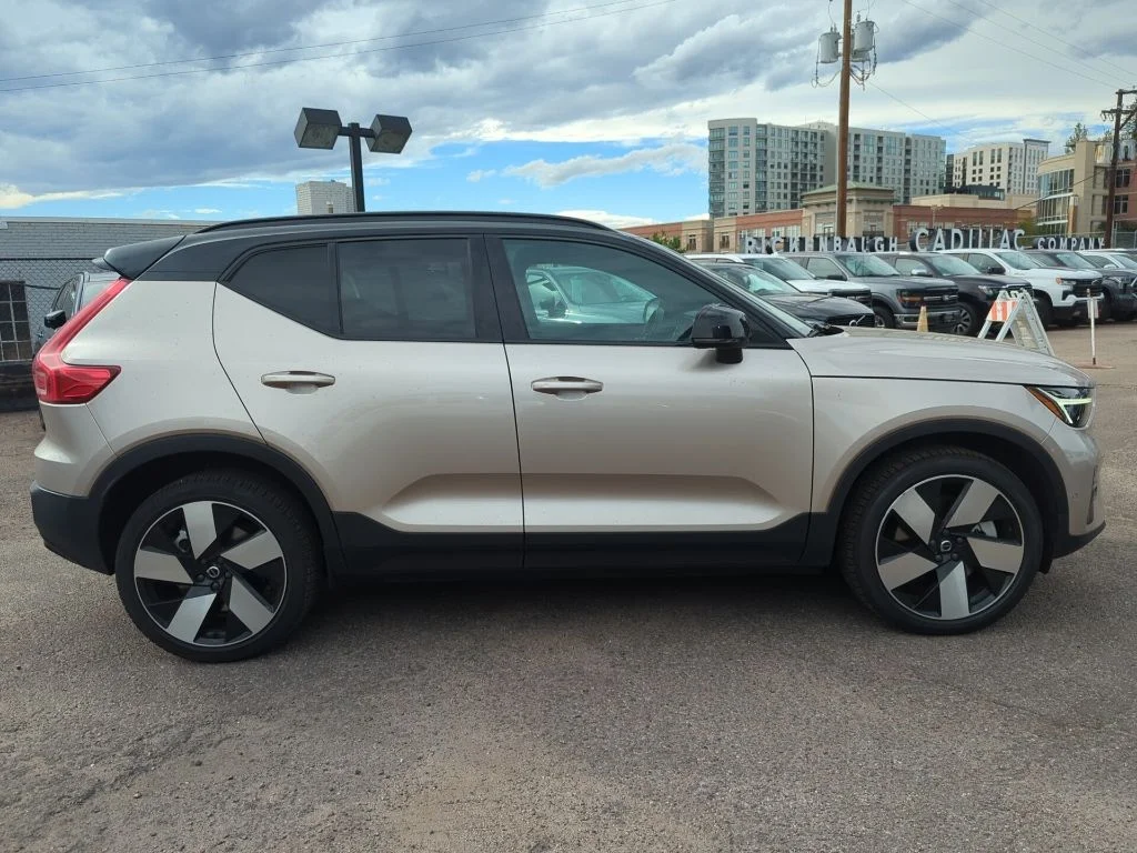 Certified Used 2023  Volvo Ultimate image 8
