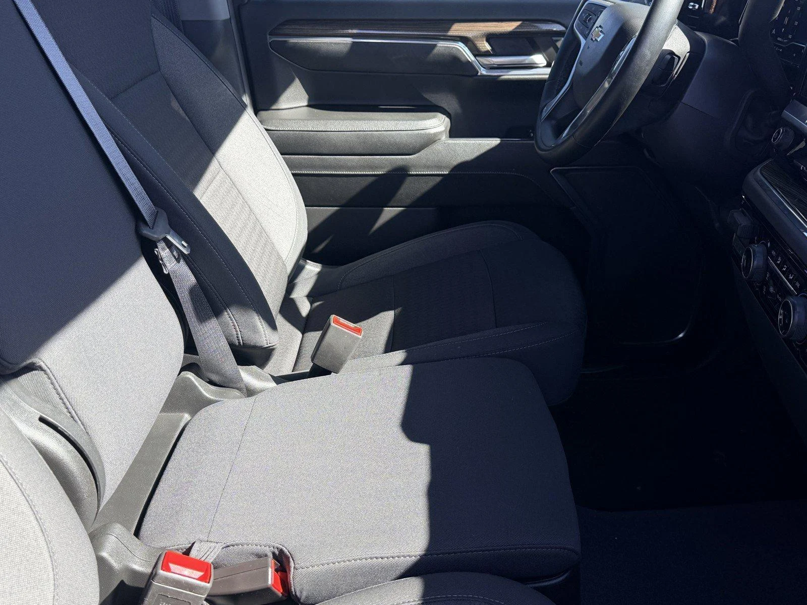 Used 2024 Summit White Chevrolet LT image 8