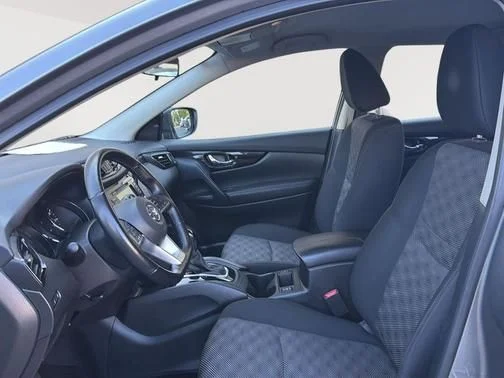 Used 2022 Gray Nissan SV image 9