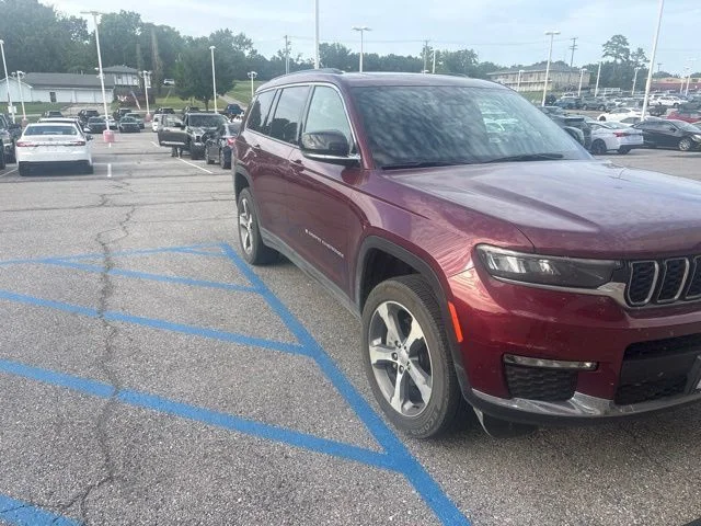 Used 2025 Red Jeep Limited image 3