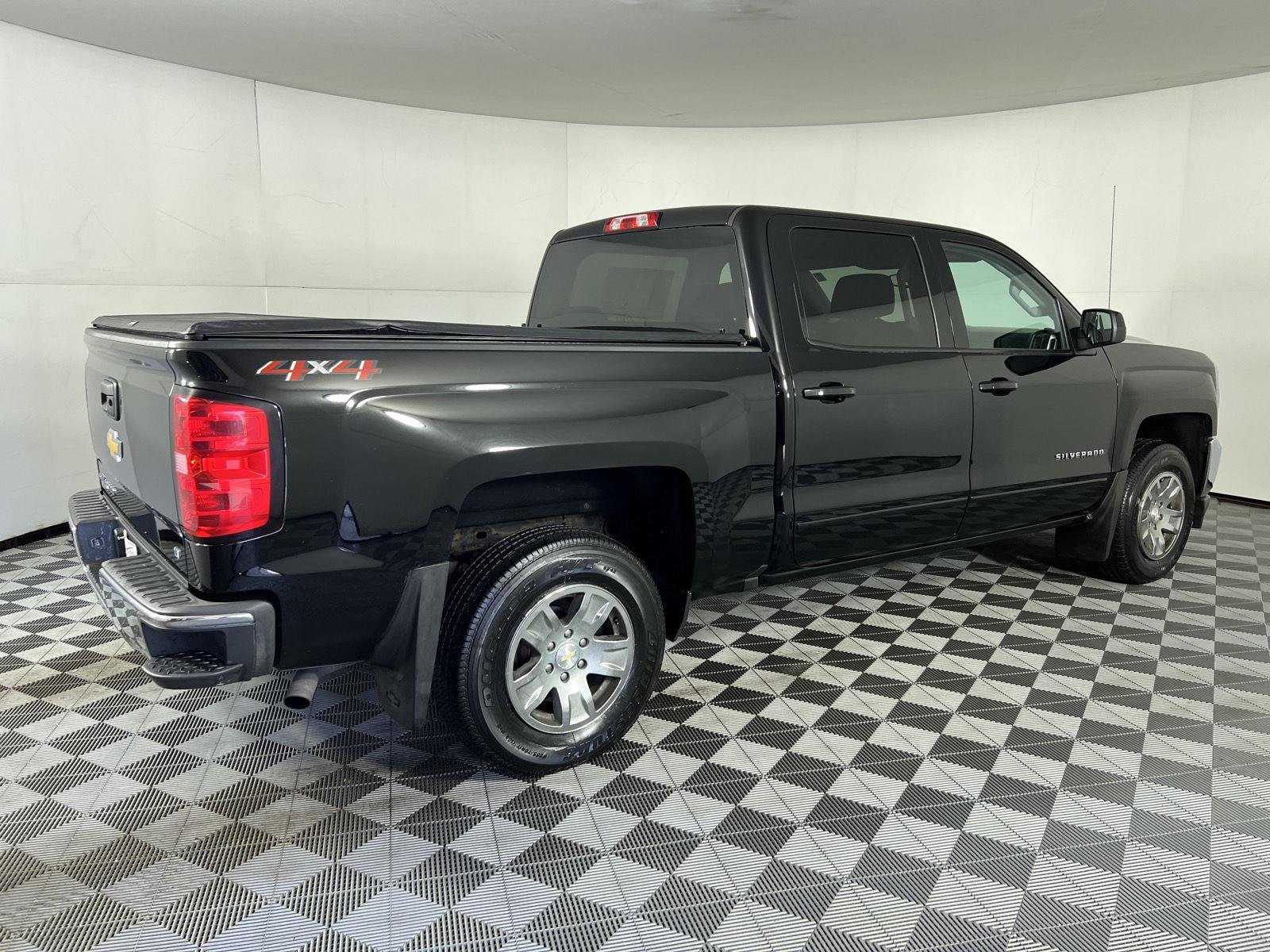 Used 2018 Black Chevrolet LT image 18