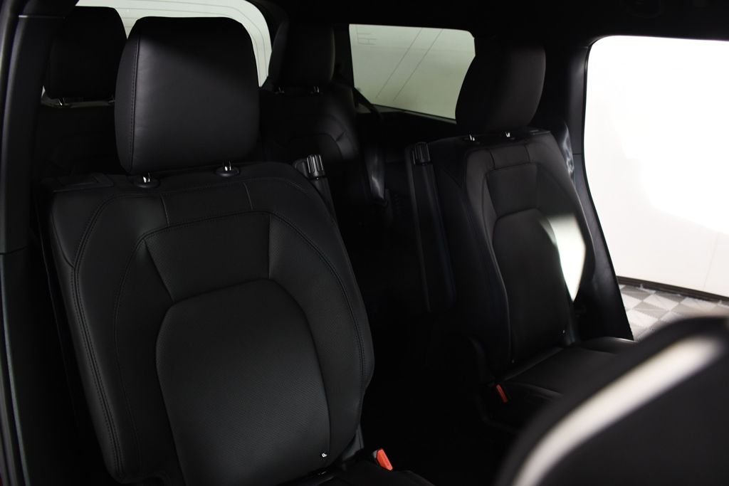 2026 Land Rover Defender X-Dynamic SE - Photo 23