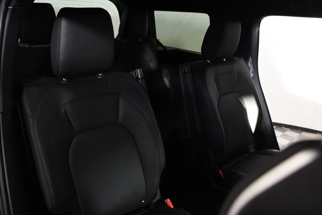 New 2026 Sedona Red Land Rover X-Dynamic SE image 23