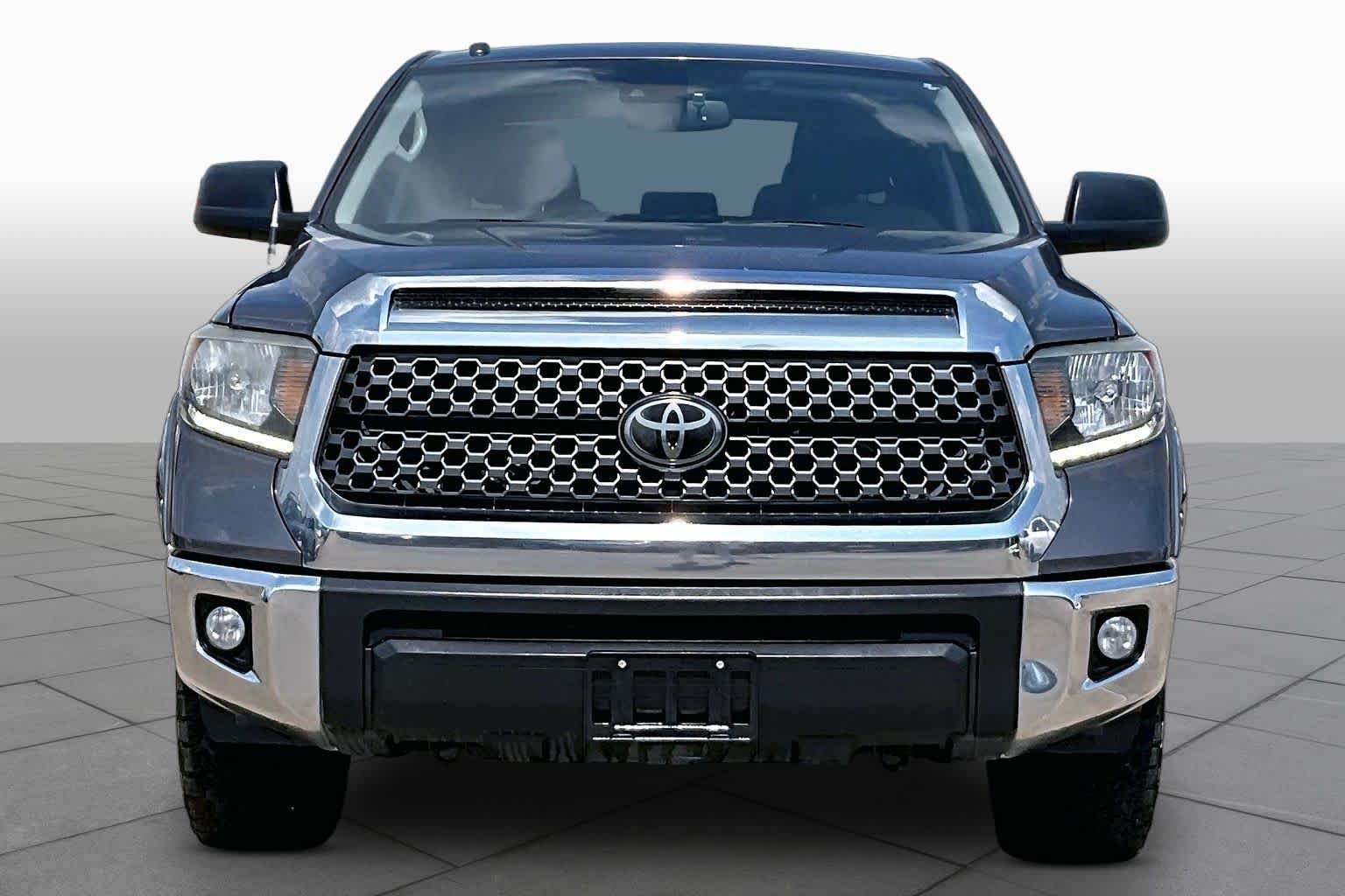 Used 2018 Magnetic Gray Metallic Toyota SR5 image 4