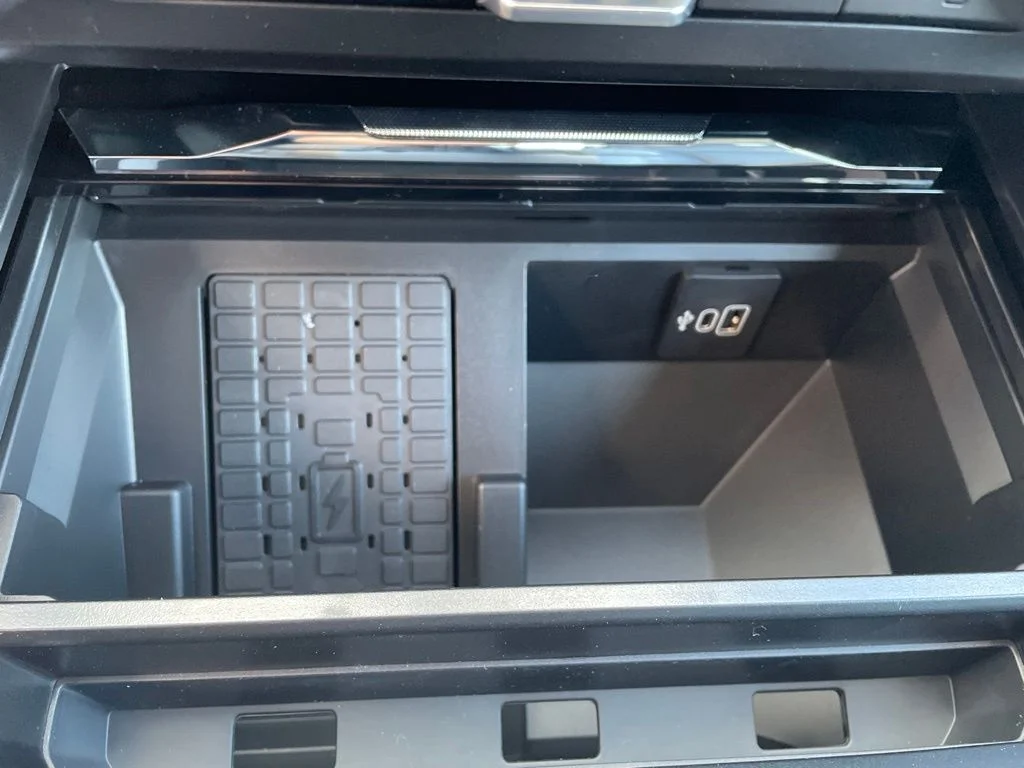 New 2026 CARBONIZED GRAY Ford Lariat image 19