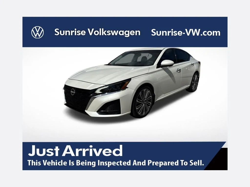 Used 2024 White Nissan 2.5 SL image 1