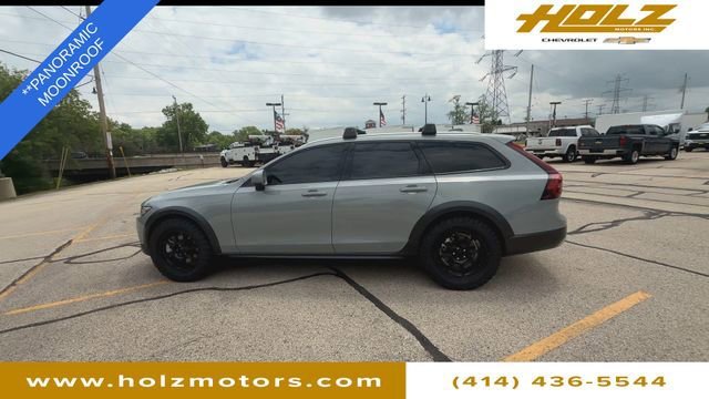 Used 2025 Gray Volvo Plus, B6 AWD Gas (mild hybrid) image 6