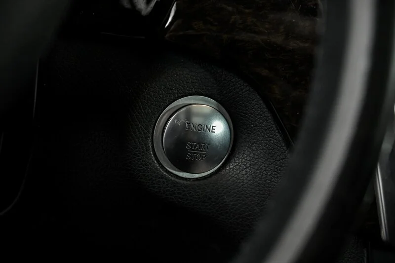 Used 2014 Black Mercedes-Benz ML 350 4MATIC® image 23
