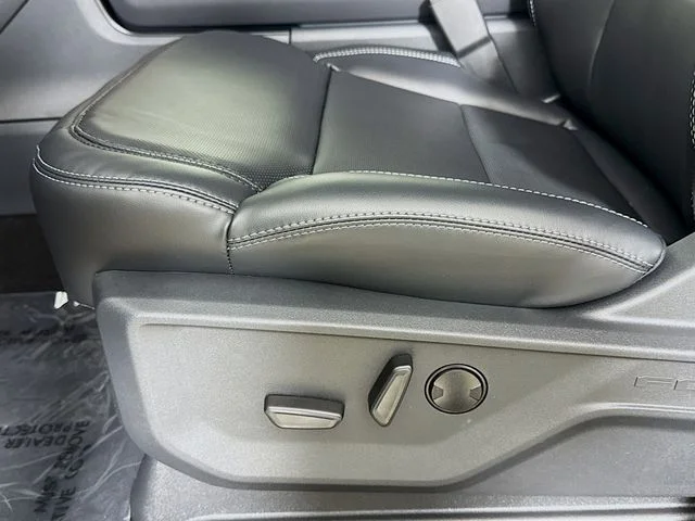 New 2027 Marsh Gray Ford Platinum image 20