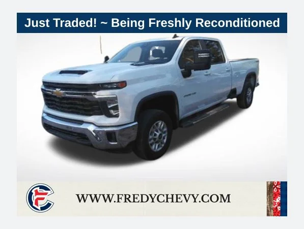 Used 2025 Summit White Chevrolet LT image 1