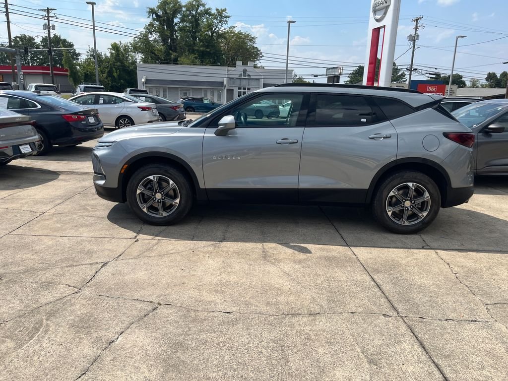 Used 2023 Gray Chevrolet LT image 2