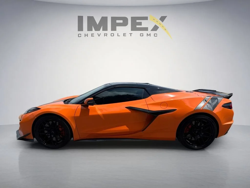 Used 2023 AMPLIFY ORANGE TINTCOAT Chevrolet 3LZ image 3
